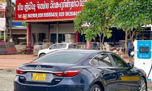 Acheter Occasion Voiture Mazda Bongo Noir à Luang Prabang, Louangphabang Province Acheter Occasion Voiture Mazda Bongo Noir à Luang Prabang, Louangphabang Province