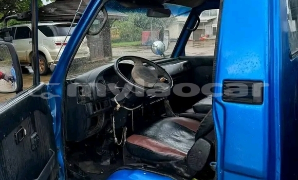 Acheter Occasion Voiture Toyota Dolphin Bleu à Saravan, Salavan Province Acheter Occasion Voiture Toyota Dolphin Bleu à Saravan, Salavan Province