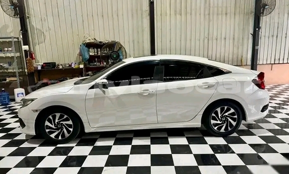 Acheter Occasion Voiture BMW 2er Grand Tourer Blanc à Samakhixai, Attapeu Province Acheter Occasion Voiture BMW 2er Grand Tourer Blanc à Samakhixai, Attapeu Province