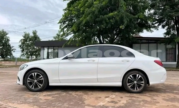 Acheter Occasion Voiture Mercedes-Benz A–Class Blanc à Luang Prabang, Louangphabang Province Acheter Occasion Voiture Mercedes-Benz A–Class Blanc à Luang Prabang, Louangphabang Province