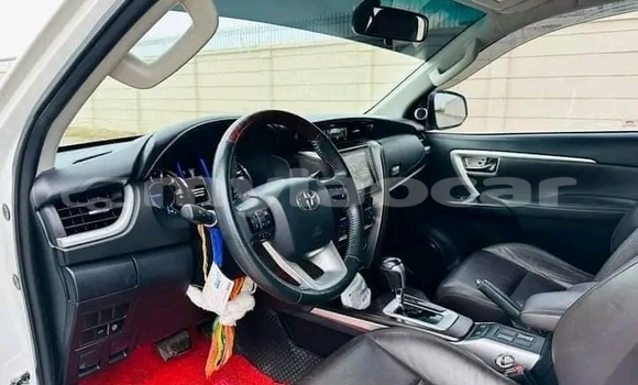 Acheter Occasion Voiture Toyota Fortuner Blanc à Luang Prabang, Louangphabang Province Acheter Occasion Voiture Toyota Fortuner Blanc à Luang Prabang, Louangphabang Province