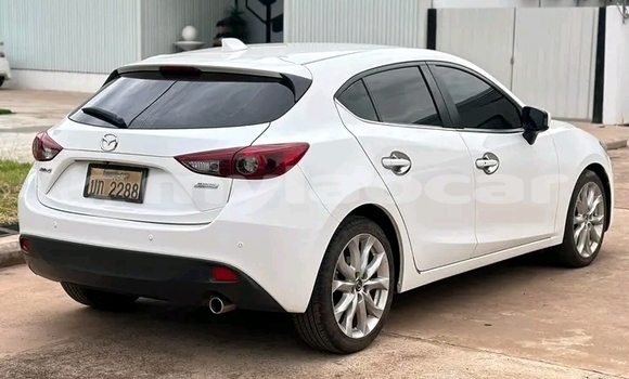 Acheter Occasion Voiture Mazda 3 Blanc à Vientiane, Vientiane Province Acheter Occasion Voiture Mazda 3 Blanc à Vientiane, Vientiane Province