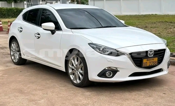 Acheter Occasion Voiture Mazda 3 Blanc à Vientiane, Vientiane Province Acheter Occasion Voiture Mazda 3 Blanc à Vientiane, Vientiane Province
