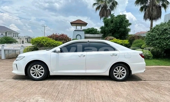 Acheter Occasion Voiture Toyota Camry Blanc à Vientiane, Vientiane Province Acheter Occasion Voiture Toyota Camry Blanc à Vientiane, Vientiane Province
