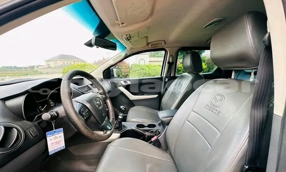 Acheter Occasion Voiture Mazda BT-50 Blanc à Vientiane, Vientiane Province Acheter Occasion Voiture Mazda BT-50 Blanc à Vientiane, Vientiane Province