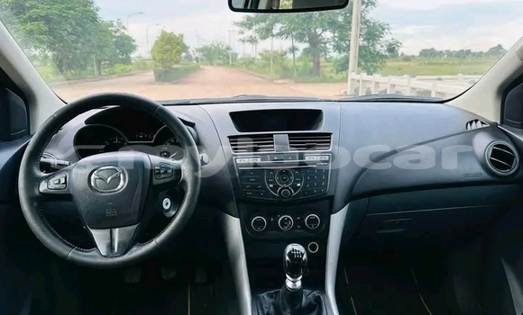 Acheter Occasion Voiture Mazda BT-50 Blanc à Vientiane, Vientiane Province Acheter Occasion Voiture Mazda BT-50 Blanc à Vientiane, Vientiane Province