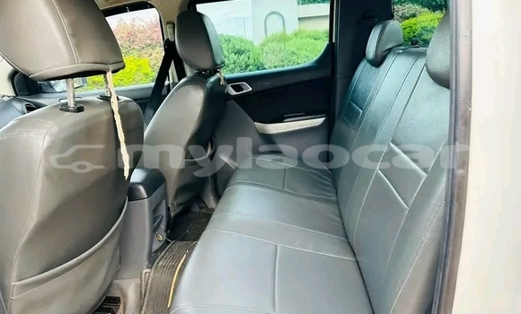 Acheter Occasion Voiture Mazda BT-50 Blanc à Vientiane, Vientiane Province Acheter Occasion Voiture Mazda BT-50 Blanc à Vientiane, Vientiane Province