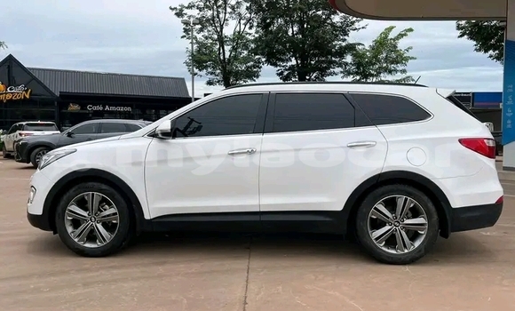 Acheter Occasion Voiture Hyundai Santa Fe Blanc à Vientiane, Vientiane Province Acheter Occasion Voiture Hyundai Santa Fe Blanc à Vientiane, Vientiane Province