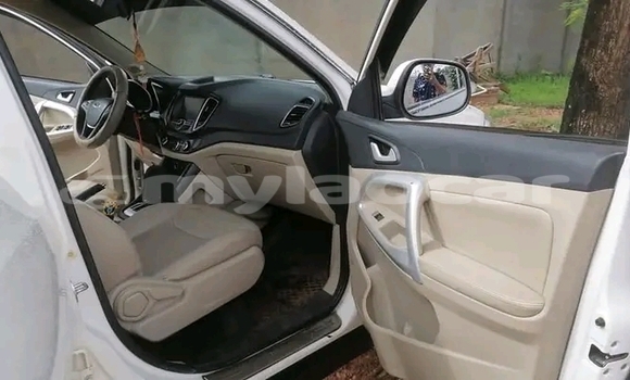 Buy Used Honda Civic White Car in Vientiane in Vientiane Province