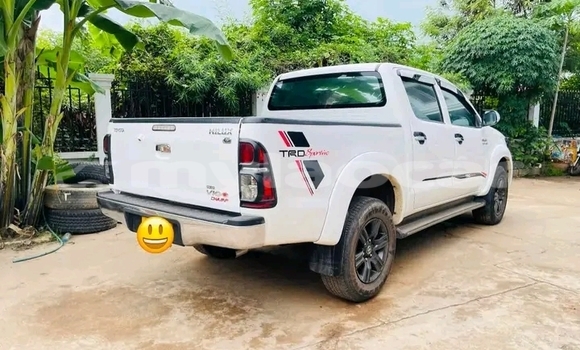 ຊື້ ໃຊ້ແລ້ວ Toyota Hilux White ລົດ ໃນ Vientiane ໃນ Vientiane Province ຊື້ ໃຊ້ແລ້ວ Toyota Hilux White ລົດ ໃນ Vientiane ໃນ Vientiane Province