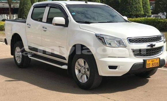 Buy Used Chevrolet Colorado White Car in Vientiane in Vientiane Province