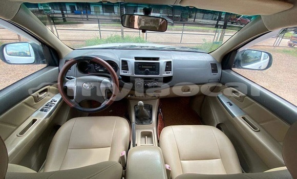 ຊື້ ໃຊ້ແລ້ວ Toyota Hilux White ລົດ ໃນ Import - Dubai ໃນ Attapeu Province ຊື້ ໃຊ້ແລ້ວ Toyota Hilux White ລົດ ໃນ Import - Dubai ໃນ Attapeu Province