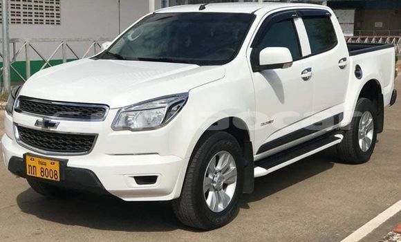 Buy Used Chevrolet Colorado White Car in Vientiane in Vientiane Province Buy Used Chevrolet Colorado White Car in Vientiane in Vientiane Province