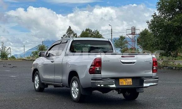 Buy Used Toyota Hiluxe Revo Silver Car in Vientiane in Vientiane Province Buy Used Toyota Hiluxe Revo Silver Car in Vientiane in Vientiane Province