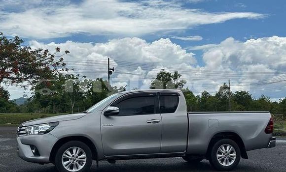 Buy Used Toyota Hiluxe Revo Silver Car in Vientiane in Vientiane Province Buy Used Toyota Hiluxe Revo Silver Car in Vientiane in Vientiane Province