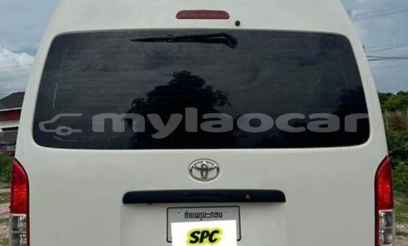 Buy Used Toyota Noah White Car in Vientiane in Vientiane Province Buy Used Toyota Noah White Car in Vientiane in Vientiane Province