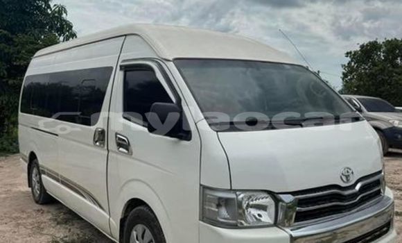 Buy Used Toyota Noah White Car in Vientiane in Vientiane Province Buy Used Toyota Noah White Car in Vientiane in Vientiane Province