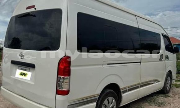 Buy Used Toyota Noah White Car in Vientiane in Vientiane Province Buy Used Toyota Noah White Car in Vientiane in Vientiane Province