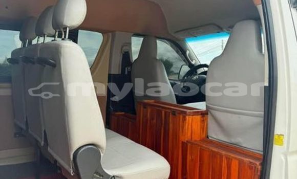 Buy Used Toyota Noah White Car in Vientiane in Vientiane Province Buy Used Toyota Noah White Car in Vientiane in Vientiane Province
