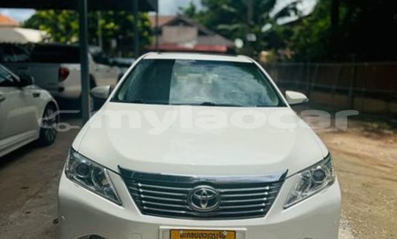Buy Used Toyota Camry White Car in Vientiane in Vientiane Province Buy Used Toyota Camry White Car in Vientiane in Vientiane Province