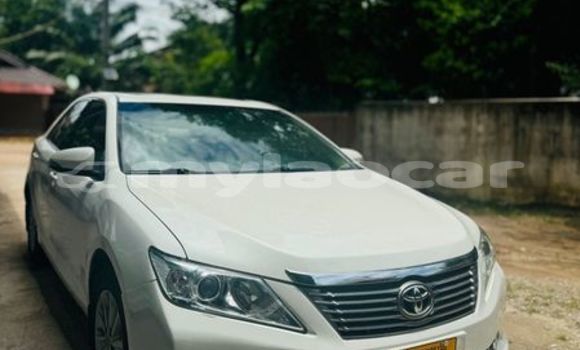 Buy Used Toyota Camry White Car in Vientiane in Vientiane Province Buy Used Toyota Camry White Car in Vientiane in Vientiane Province
