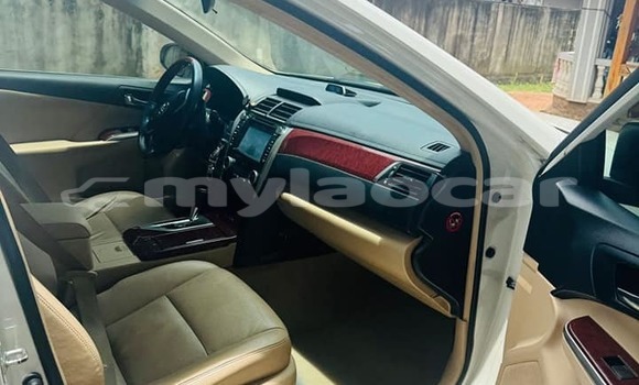 Buy Used Toyota Camry White Car in Vientiane in Vientiane Province Buy Used Toyota Camry White Car in Vientiane in Vientiane Province