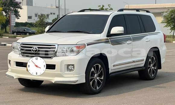 Buy Used Toyota Land Cruiser White Car in Vientiane in Vientiane Province Buy Used Toyota Land Cruiser White Car in Vientiane in Vientiane Province