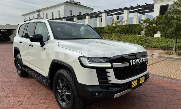 Acheter Occasion Voiture Toyota Land Cruiser Blanc à Vientiane, Vientiane Province Acheter Occasion Voiture Toyota Land Cruiser Blanc à Vientiane, Vientiane Province
