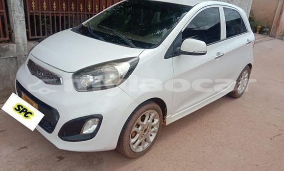 Buy Used Kia Picanto White Car in Vientiane in Vientiane Province Buy Used Kia Picanto White Car in Vientiane in Vientiane Province