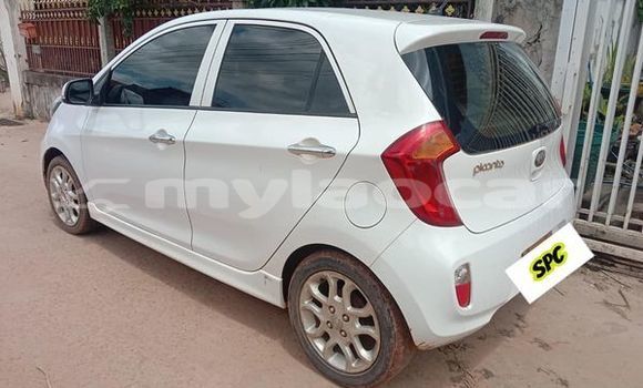 Buy Used Kia Picanto White Car in Vientiane in Vientiane Province Buy Used Kia Picanto White Car in Vientiane in Vientiane Province