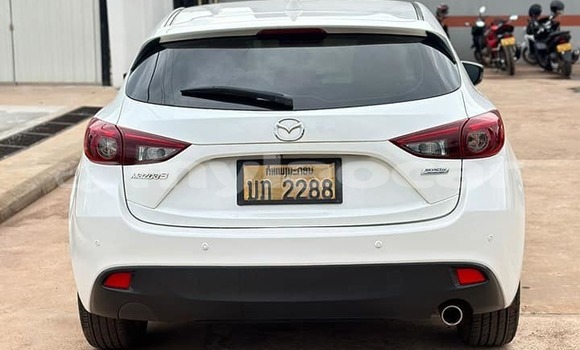 Buy Used Mazda Mazda 5 White Car in Vientiane in Vientiane Province Buy Used Mazda Mazda 5 White Car in Vientiane in Vientiane Province