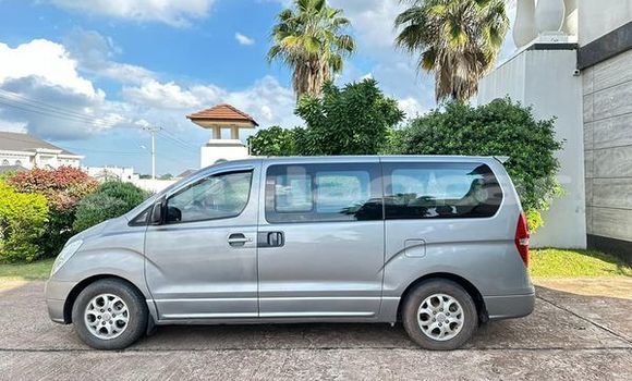 Buy Used Hyundai H1 Silver Car in Vientiane in Vientiane Province Buy Used Hyundai H1 Silver Car in Vientiane in Vientiane Province