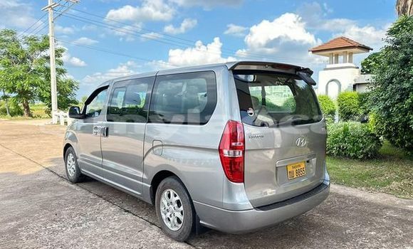 Buy Used Hyundai H1 Silver Car in Vientiane in Vientiane Province Buy Used Hyundai H1 Silver Car in Vientiane in Vientiane Province