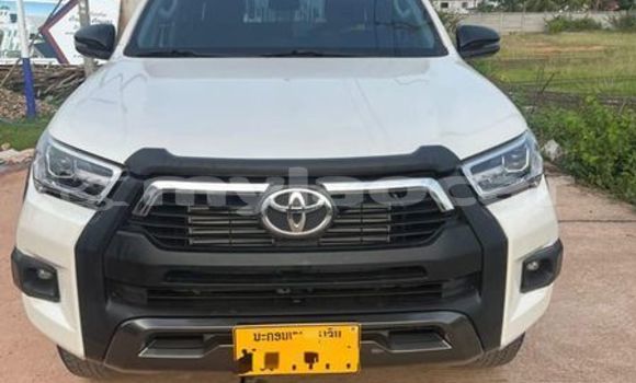 Buy Used Toyota 4Runner White Car in Vientiane in Vientiane Province Buy Used Toyota 4Runner White Car in Vientiane in Vientiane Province