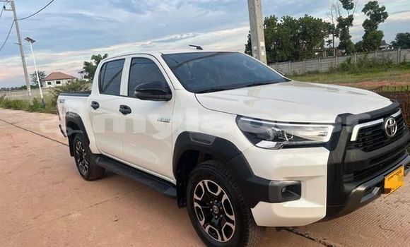 Buy Used Toyota 4Runner White Car in Vientiane in Vientiane Province Buy Used Toyota 4Runner White Car in Vientiane in Vientiane Province