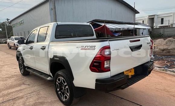 Buy Used Toyota 4Runner White Car in Vientiane in Vientiane Province Buy Used Toyota 4Runner White Car in Vientiane in Vientiane Province
