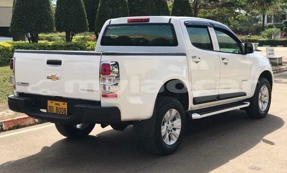 Buy Used Chevrolet Colorado White Car in Vientiane in Vientiane Province Buy Used Chevrolet Colorado White Car in Vientiane in Vientiane Province