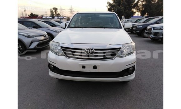 Acheter Import Voiture Toyota Fortuner Blanc à Import - Dubai, Attapeu Province Acheter Import Voiture Toyota Fortuner Blanc à Import - Dubai, Attapeu Province