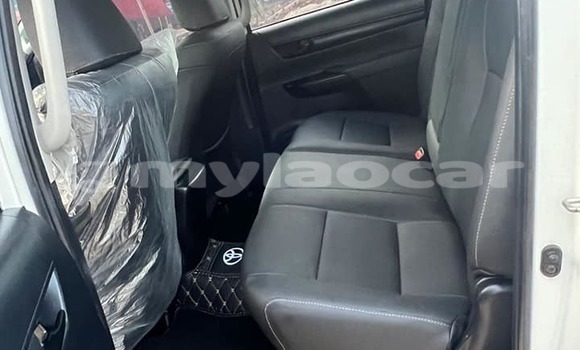 Buy Used Toyota 4Runner White Car in Vientiane in Vientiane Province Buy Used Toyota 4Runner White Car in Vientiane in Vientiane Province