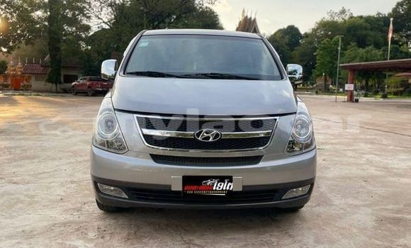 Buy Used Hyundai Starex Silver Car in Vientiane in Vientiane Province Buy Used Hyundai Starex Silver Car in Vientiane in Vientiane Province