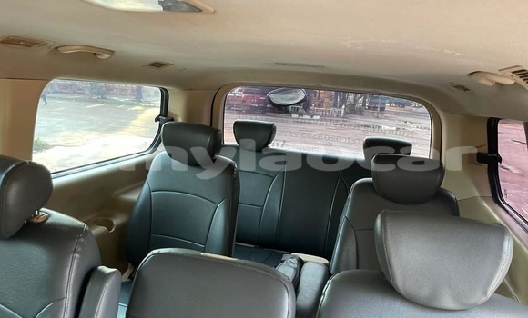 Buy Used Hyundai Starex Silver Car in Vientiane in Vientiane Province Buy Used Hyundai Starex Silver Car in Vientiane in Vientiane Province