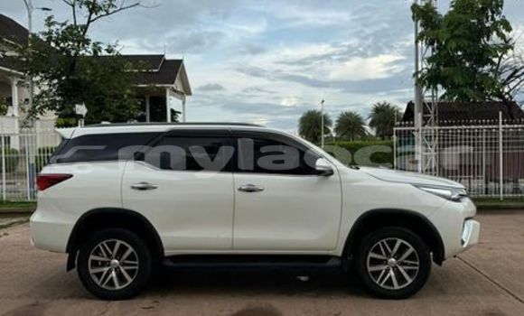 Buy Used Toyota Fortuner White Car in Vientiane in Vientiane Province Buy Used Toyota Fortuner White Car in Vientiane in Vientiane Province