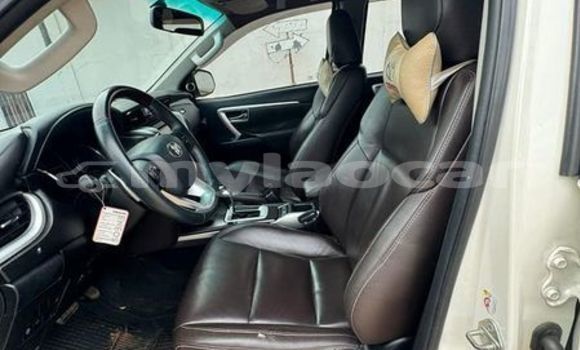 Buy Used Toyota Fortuner White Car in Vientiane in Vientiane Province Buy Used Toyota Fortuner White Car in Vientiane in Vientiane Province