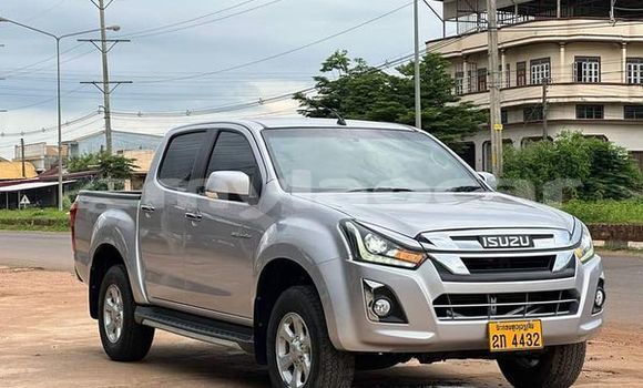 Buy Used Isuzu D–MAX Silver Car in Vientiane in Vientiane Province Buy Used Isuzu D–MAX Silver Car in Vientiane in Vientiane Province