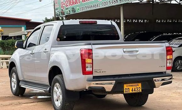 Buy Used Isuzu D–MAX Silver Car in Vientiane in Vientiane Province Buy Used Isuzu D–MAX Silver Car in Vientiane in Vientiane Province