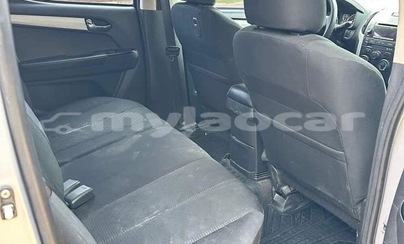 Buy Used Isuzu D–MAX Silver Car in Vientiane in Vientiane Province Buy Used Isuzu D–MAX Silver Car in Vientiane in Vientiane Province