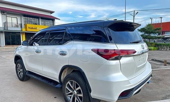 Buy Used Toyota Fortuner White Car in Vientiane in Vientiane Province Buy Used Toyota Fortuner White Car in Vientiane in Vientiane Province