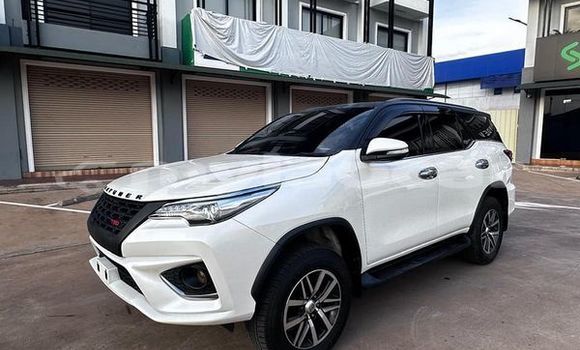 Buy Used Toyota Fortuner White Car in Vientiane in Vientiane Province Buy Used Toyota Fortuner White Car in Vientiane in Vientiane Province