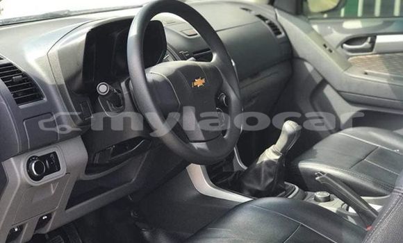 Buy Used Chevrolet Colorado White Car in Vientiane in Vientiane Province Buy Used Chevrolet Colorado White Car in Vientiane in Vientiane Province