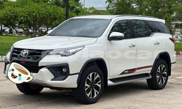 Buy Used Toyota Fortuner White Car in Vientiane in Vientiane Province Buy Used Toyota Fortuner White Car in Vientiane in Vientiane Province